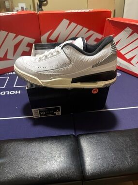 Nike White/Black Men’s Low Top Sneakers